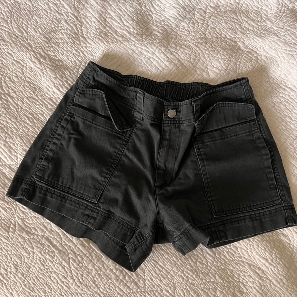 Old Navy Black Cargo Shorts with Front Pockets